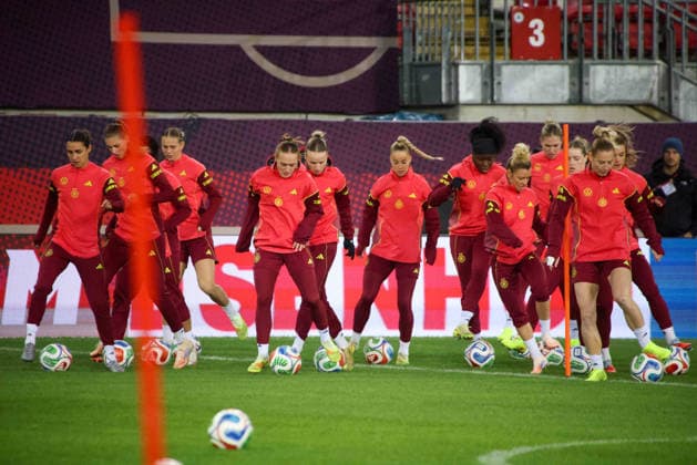 Kaiserslautern, Germany 27 November 2025 UEFA Nations League Women Final Training 2025 Germany vs Spain In the picture The players of the German national womens soccer team at the final training in Kaiserslautern Fritzwalter Stadium Rhineland-Palatinate Copyright: xFotostandx xFantinix