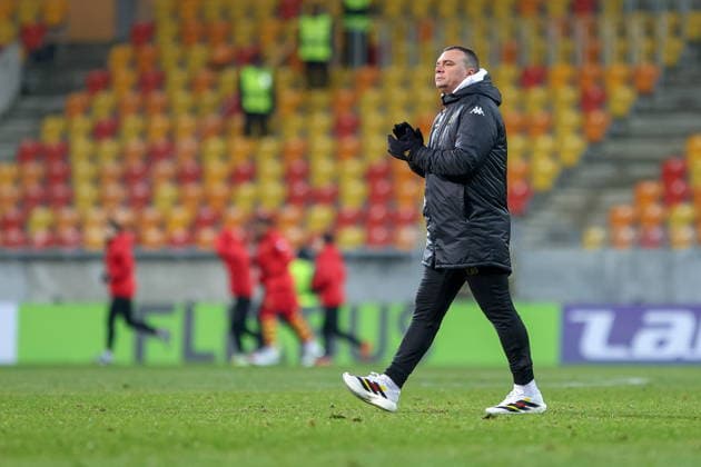BIALYSTOK 27.11.2025 4. KOLEJKA LIGA KONFERENCJI SEZON 2025 2026 MECZ: JAGIELLONIA BIALYSTOK - KUOPION PALLOSEURA - - - UEFA CONFERENCE LEAGUE 2025 26 LEAGUE PHASE MD4 MATCH BETWEEN JAGIELLONIA BIALYSTOK (POL) - KUOPION PALLOSEURA (FIN) NZ TRENER HEAD COACH ADRIAN SIEMIENIEC PO MECZU AFTER THE MATCH Fot. Maciej Gilewski 058sport.pl NEWSPIX.PL --- newspix.pl 