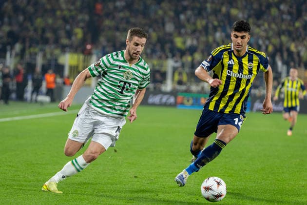 Fenerbahce vs Ferencvaros UEFA Europa League 2025-26 MD5 Yigit Efe Demir of Fenerbahce SK and Barnabas Varga of Ferencvaros run with the ball during the match. Fenerbahce and Ferencvaros faced each other at UEFA Europa League 2025 26 League Phase MD5. The match took place in Chobani Fenerbahce Sukru Saracoglu Stadium on November 27th, 2025. Istanbul Istanbul Turkey Copyright: xBurakxBasturkx