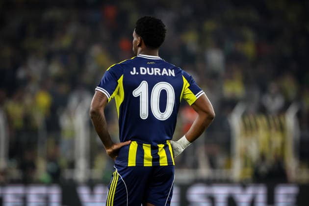 Fenerbahce vs Ferencvaros UEFA Europa League 2025-26 MD5 Jhon Duran of Fenerbahce SK looks on during the match. Fenerbahce and Ferencvaros faced each other at UEFA Europa League 2025 26 League Phase MD5. The match took place in Chobani Fenerbahce Sukru Saracoglu Stadium on November 27th, 2025. Istanbul Istanbul Turkey Copyright: xBurakxBasturkx