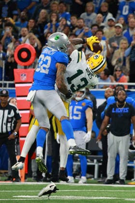 Green Bay Packers vs Detroit Lions DETROIT,MICHIGAN-NOVEMBER 27: Green Bay Packers wide receiver Dontayvion Wicks 13 catches a pass during the second half of an NFL, American Football Herren, USA football game between the Green Bay Packers and the Detroit Lions in Detroit, Michigan USA, on Thursday, November 27, 2025 Detroit Michigan United States  Copyright: xJorgexLemusx originalFilename:lemus-greenbay251127_npa9t.jpg