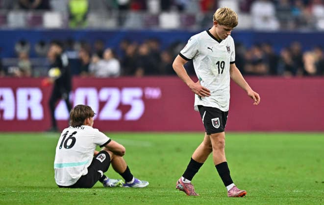 PORTUGAL vs AUSTRIA : FIFA U-17 WORLD CUP QATAR 2025 FINAL Johannes Moser and Julian Halmich of Austria look dejected at full-time following the team s defeat in the FIFA U-17 World Cup Qatar 2025 final match between Portugal and Austria at Khalifa International Stadium in Doha, Qatar, on November 27, 2025. DOHA Qatar Copyright: xNOUSHADxTHEKKAYILx