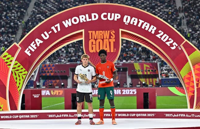 PORTUGAL vs AUSTRIA : FIFA U-17 WORLD CUP QATAR 2025 FINAL Johannes Mathias Moser (L) of Austria pose with Golden Boot award and Anisio Cabral (R) of Portugal pose with Silver Boot award after the FIFA U-17 World Cup Qatar 2025 final match between Portugal and Austria at Khalifa International Stadium in Doha, Qatar, on November 27, 2025. DOHA Qatar Copyright: xNOUSHADxTHEKKAYILx