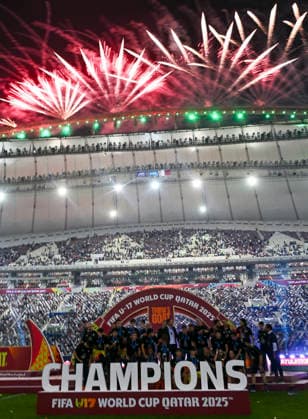 PORTUGAL vs AUSTRIA : FIFA U-17 WORLD CUP QATAR 2025 FINAL Players of Portugal celebrate with the trophy after winning the FIFA U-17 World Cup Qatar 2025 final match between Portugal and Austria at Khalifa International Stadium in Doha, Qatar, on November 27, 2025. DOHA Qatar Copyright: xNOUSHADxTHEKKAYILx