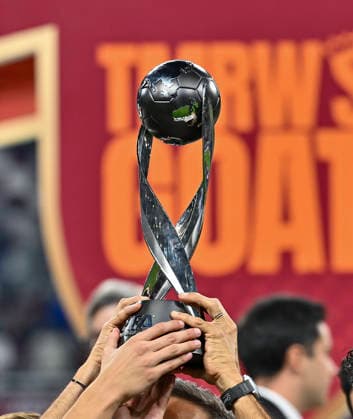 PORTUGAL vs AUSTRIA : FIFA U-17 WORLD CUP QATAR 2025 FINAL Players of Portugal celebrate with the trophy after winning the FIFA U-17 World Cup Qatar 2025 final match between Portugal and Austria at Khalifa International Stadium in Doha, Qatar, on November 27, 2025. DOHA Qatar Copyright: xNOUSHADxTHEKKAYILx