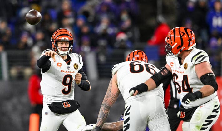 Cincinnati Bengals quarterback Joe Burrow (9) throws downfield against the Baltimore Ravens during the fourth quarter at M&T Bank Stadium in Baltimore, Maryland, on Thursday, November 27 2025. Cincinnati won 32-14.  BAL20251127142 DAVIDxTULIS