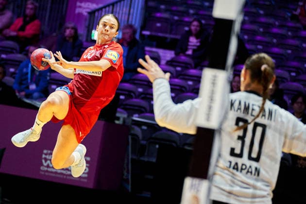 Women s Handball World Championship Denmark Japan Emma Cecilie Uhrskov Friis shoots at the goal during the Women s Handball World Championship match in Group A between Denmark and Japan in Rotterdam on Thursday, November 27, 2025 Photo Thomas Traasdahl Ritzau Scanpix , Rotterdam Denmark  Copyright: RitzauxScanpix ThomasxTraasdahlx spdk20251127-231318-L