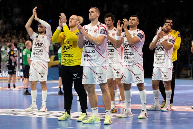 Fuchse Berlin v One Veszprem HC, EHF Champions League, Berlin, Germany Berlin, Germany. 27th, November 2025. The players of One Veszprem HC seen after the EHF Champions League match between Fuchse Berlin and One Veszprem HC at Max-Schmeling-Halle in Berlin. Germany, Berlin, Berlin, Max-Schmeling-Halle  Copyright: xGonzalesxPhoto InakixEsnaolax