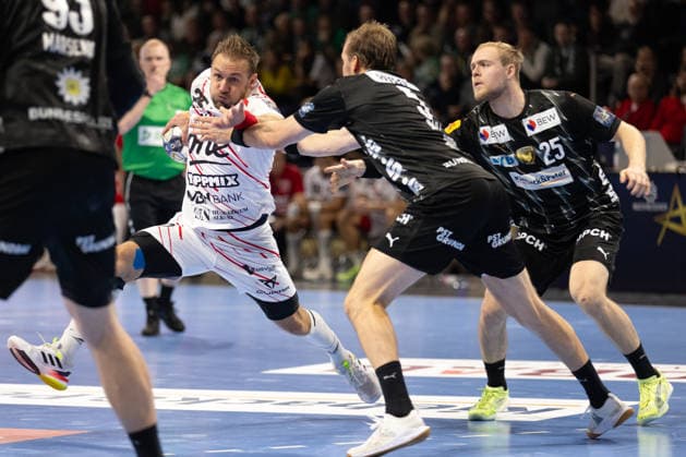 Fuchse Berlin v One Veszprem HC, EHF Champions League, Berlin, Germany Berlin, Germany. 27th, November 2025. Luka Cindric (25) of One Veszprem HC seen during the EHF Champions League match between Fuchse Berlin and One Veszprem HC at Max-Schmeling-Halle in Berlin. Germany, Berlin, Berlin, Max-Schmeling-Halle  Copyright: xGonzalesxPhoto InakixEsnaolax