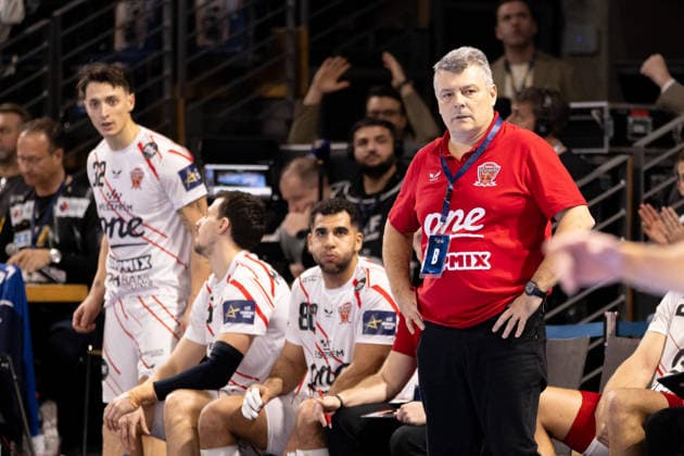 Fuchse Berlin v One Veszprem HC, EHF Champions League, Berlin, Germany Berlin, Germany. 27th, November 2025. Head coach Xavier Pascual Fuertes of One Veszprem HC seen during the EHF Champions League match between Fuchse Berlin and One Veszprem HC at Max-Schmeling-Halle in Berlin. Germany, Berlin, Berlin, Max-Schmeling-Halle  Copyright: xGonzalesxPhoto InakixEsnaolax