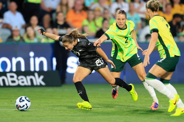 SOCCER AUSTRALIA NEW ZEALAND WOMEN, Indiah-Paige Riley of the Ferns competes for the ball during the International Women s Friendly match between between Australia and New Zealand at Polytec Stadium in Gosford, Friday, November 28, 2025. ( NO ARCHIVING, EDITORIAL USE ONLY GOSFORD NEW SOUTH WALES AUSTRALIA  Copyright: xMARKxEVANSx 20251128167175690177