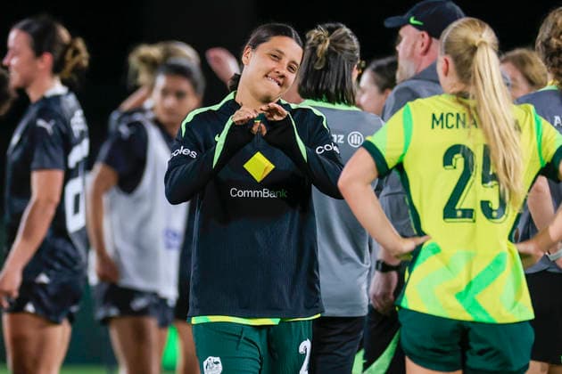 SOCCER AUSTRALIA NEW ZEALAND WOMEN, Sam Kerr of the Matildas celebrates victory with team mates during the International Women s Friendly match between between Australia and New Zealand at Polytec Stadium in Gosford, Friday, November 28, 2025. ( NO ARCHIVING, EDITORIAL USE ONLY GOSFORD NEW SOUTH WALES AUSTRALIA  Copyright: xMARKxEVANSx 20251128133093282436