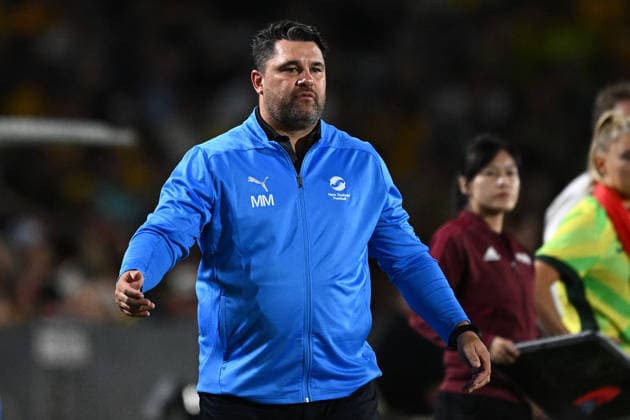 SOCCER AUSTRALIA NEW ZEALAND WOMEN, Head coach of New Zealand Michael Mayn reacts during the International Women s friendly match between between Australia and New Zealand at Polytec Stadium in Gosford, Friday, November 28, 2025. ( NO ARCHIVING, EDITORIAL USE ONLY GOSFORD NEW SOUTH WALES AUSTRALIA  Copyright: xDANxHIMBRECHTSx 20251128115451652016