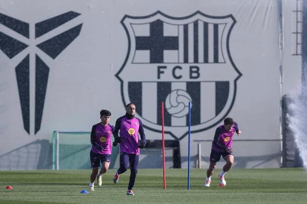 November 28, 2025, Sant Joan Despi, Barcelona, SPAIN: Raphinha, Pedro Fernandez and Andreas Christensen during the training day of FC Barcelona, Barca ahead the Spanish League, La Liga EA Sports, football match against Deportivo Alaves at Ciudad Esportiva Joan Gamper on November 28, 2025 in Sant Joan Despi, Barcelona, Spain. Sant Joan Despi SPAIN - ZUMAa181 20251128_zaa_a181_023 Copyright: xJavierxBorregox