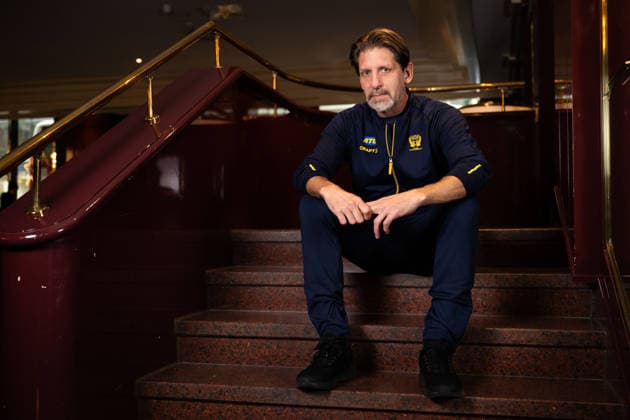 251128 Head coach Tomas AxnÃ r of Sweden of the Swedish women s national handball team poses for a portrait at a press event during day 3 of the IHF Women™s World Championship on November 28, 2025 in Stuttgart Photo Emma Wallskog BILDBYRAN COP 320 EW0592 handball handboll handball bbeng vm handball vm handbolls vm ihf handball world championship world handball championship 2025 world championship 2025 pressträff event meeting sverige sweden day 3 dam  Copyright: EMMAxWALLSKOG BB251128EW020