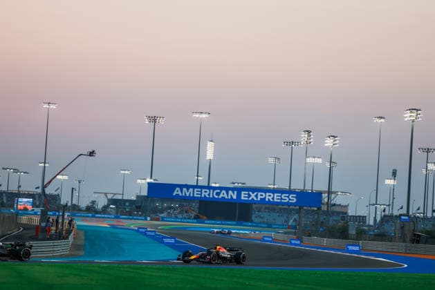 Formula 1 Qatar Airways Qatar Grand Prix 2025 Alexis Perrin OVERTAKE MAXPPP - Lusail 28 11 2025 01 VERSTAPPEN Max (nld), Oracle Red Bull Racing, action at the Formula 1 Qatar Airways Qatar Grand Prix 2025, the 23rd round of the 2025 FIA Formula 1 World Championship, WM, Weltmeisterschaft at the Lusail International Circuit in Lusail, Qatar, from 27 to 30 November 2025 Lusail Qatar  Copyright: xOVERTAKE MAXPPPxAlexisxPerrinx OVT202511286817 OVT202511286817
