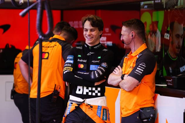 F1 - QATAR GRAND PRIX 2025 PIASTRI Oscar (aus), McLaren F1 Team MCL39, portrait during the 2025 Formula 1 Qatar Grand Prix, 23th round of the 2025 FIA Formula One World Championship, WM, Weltmeisterschaft from November 28 to 30, 2025 on the Lusail International Circuit, in Lusail, Qatar -  Copyright: xEricxAlonsox