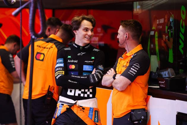 F1 - QATAR GRAND PRIX 2025 PIASTRI Oscar (aus), McLaren F1 Team MCL39, portrait during the 2025 Formula 1 Qatar Grand Prix, 23th round of the 2025 FIA Formula One World Championship, WM, Weltmeisterschaft from November 28 to 30, 2025 on the Lusail International Circuit, in Lusail, Qatar -  Copyright: xEricxAlonsox