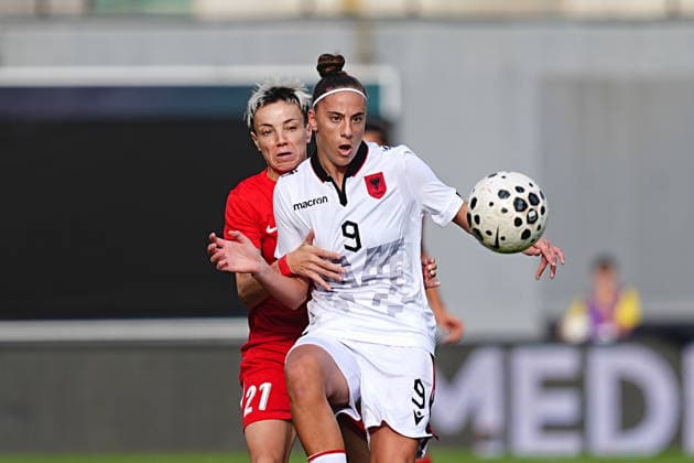 Turkiye v Albania - Friendly Match ISTANBUL, TURKIYE – NOVEMBER 28: Turkiye s Gulbin Hiz (L) and Albania s Valentina Troka (9) battle for the ball during a friendly match between the Turkish women s national team, Nationalteam and Albania at Esenyurt Necmi Kadioglu Stadium in Istanbul, Turkiye on November 28, 2025. Adem Kutucu Anadolu Istanbul Turkey. Editorial use only. Please get in touch for any other usage.  Copyright: x2025xAnadoluxAdemxKutucux