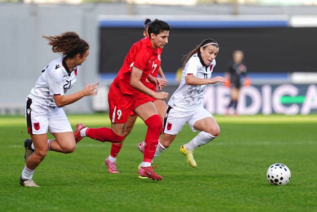 Turkiye v Albania - Friendly Match ISTANBUL, TURKIYE - NOVEMBER 28: Kader Hancer (C) of Turkiye in action against with Alma Hilaj (L) of Albania during a friendly match at Esenyurt Necmi Kadioglu Stadium in Istanbul, Turkiye on November 28, 2025. Adem Kutucu Anadolu Istanbul Turkey. Editorial use only. Please get in touch for any other usage.  Copyright: x2025xAnadoluxAdemxKutucux
