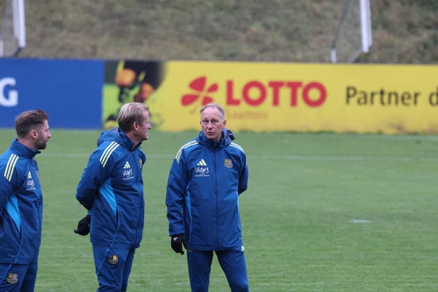 28 11 2025, xrekx, Soccer 3 Liga, 1 FC Saarbruecken Training v l Karsten Specht Head of Youth Department 1 FC Saarbruecken Bernd Heemsoth Co Coach 1 FC Saarbruecken Jürgen Juergen Luginger Sports Director 1 FC Saarbruecken DFL DFB REGULATIONS PROHIBIT ANY USE OF PHOTOGRAPHS as IMAGE SEQUENCES and or QUASI VIDEO Saarbruecken