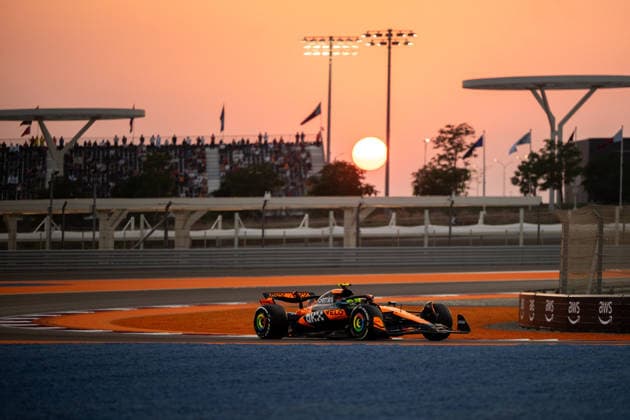 Lando Norris McLaren Formula 1 Team, Great Britain, 04 in MCL39 at turn 2 during sunset, QTR, Formula 1 World Championship, Qatar Grand Prix, Lusail International Circuit, Free Practice, 28 11 2025 QTR, Formula 1 World Championship, Qatar Grand Prix, Lusail International Circuit, 28 11 2025 Lusail Copyright: xEibner-Pressefoto Memmlerx EP_MMR