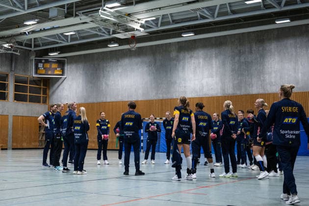 251128 Players of the Swedish women s national handball team at a training session during the 2025 IHF World Women s Handball Championship on November 28, 2025 in Stuttgart. Photo: Emma Wallskog BILDBYRAN COP 320 EW0594 handball handboll handball bbeng vm handball-vm handbolls-vm ihf handball World Championship, WM, Weltmeisterschaft world handball championship 2025 world championship 2025 träning practice training sverige sweden day 3 dam  Copyright: EMMAxWALLSKOG BB251128EW037
