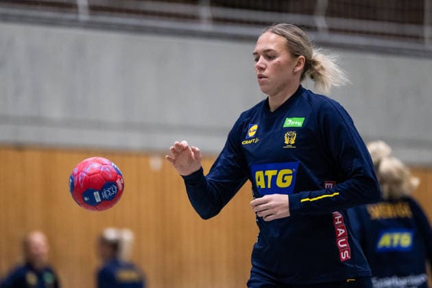 251128 Jenny Carlson of the Swedish women s national handball team at a training session during the 2025 IHF World Women s Handball Championship on November 28, 2025 in Stuttgart. Photo: Emma Wallskog BILDBYRAN COP 320 EW0594 handball handboll handball bbeng vm handball-vm handbolls-vm ihf handball World Championship, WM, Weltmeisterschaft world handball championship 2025 world championship 2025 träning practice training sverige sweden day 3 dam  Copyright: EMMAxWALLSKOG BB251128EW047