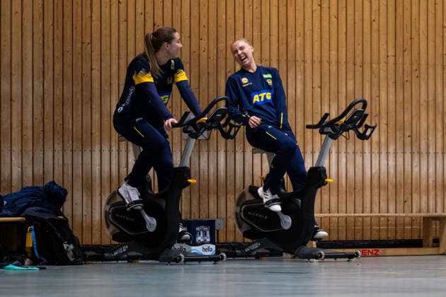 251128 Anna Lagerquist and Mathilda Lundström of the Swedish women s national handball team at a training session during the 2025 IHF World Women s Handball Championship on November 28, 2025 in Stuttgart. Photo: Emma Wallskog BILDBYRAN COP 320 EW0594 handball handboll handball bbeng vm handball-vm handbolls-vm ihf handball World Championship, WM, Weltmeisterschaft world handball championship 2025 world championship 2025 träning practice training sverige sweden day 3 dam  Copyright: EMMAxWALLSKOG BB251128EW050