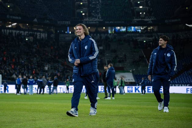 28 11 2025, Football, 2 Bundesliga, Season 2025 2026, Matchday 14, FC Schalke 04 SC Paderborn, Mika Wallentowitz FC Schalke 04 xRHR PHOTO YYx Copyright: KROEGER RHR-FOTOx RHR-FOTO YY