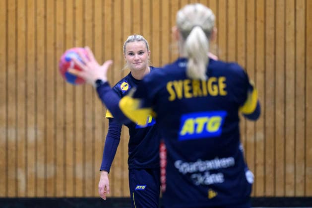 STUTTGART 20251128 Clara Lerby trains in Sporthalle Tivoli during the Womens Handball World Championship in Stuttgart, Germany STUTTGART GERMANY x10070x  Copyright: xJessicaxGowx xTTx HANDBOLLS-VM 2025 TRÄNING