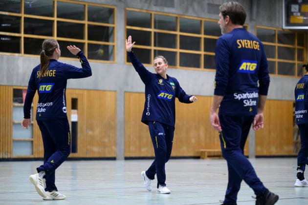 STUTTGART 20251128 Nathalie Hagman trains in Sporthalle Tivoli during the Womens Handball World Championship in Stuttgart, Germany STUTTGART GERMANY x10070x  Copyright: xJessicaxGowx xTTx HANDBOLLS-VM 2025 TRÄNING