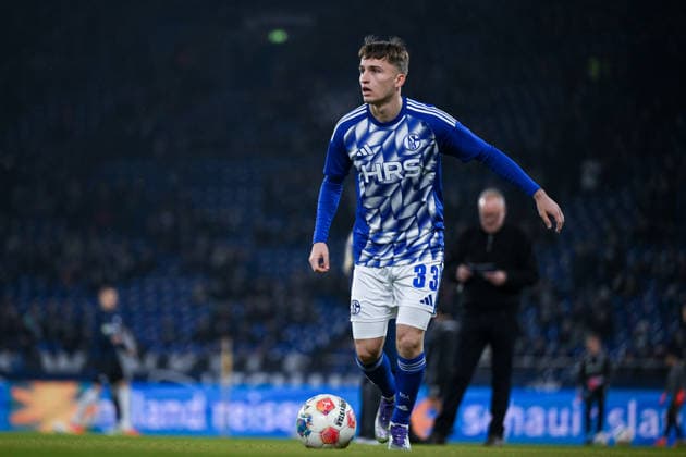 28 11 2025, Football, 2 Bundesliga, Season 2025 2026, Matchday 14, FC Schalke 04 SC Paderborn, Vitalie Becker FC Schalke 04 xRHR PHOTO YYx Copyright: KROEGER RHR-FOTOx RHR-FOTO YY
