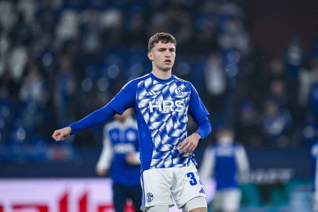 28 11 2025, Football, 2 Bundesliga, Season 2025 2026, Matchday 14, FC Schalke 04 SC Paderborn, Vitalie Becker FC Schalke 04 xRHR PHOTO YYx Copyright: KROEGER RHR-FOTOx RHR-FOTO YY