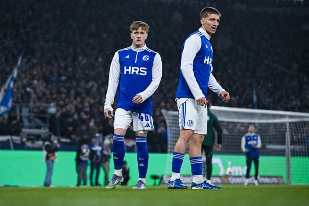 28 11 2025, Football, 2 Bundesliga, Season 2025 2026, Matchday 14, FC Schalke 04 SC Paderborn, Paul Pöpperl FC Schalke 04 , Felipe Sanchez FC Schalke 04 xRHR PHOTO YYx Copyright: KROEGER RHR-FOTOx RHR-FOTO YY