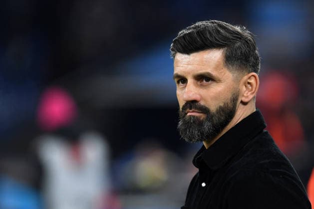 Coach Miron Muslic FC Schalke 04 looks on during the 2 Bundesliga match between FC Schalke 04 and SC Paderborn 07, Veltins Arena on November 28, 2025 in Gelsenkirchen, Germany Photo by Ralf Treese DeFodi Images Coach Miron Muslic FC Schalke 04 looks on during the 2 Bundesliga match between FC Schalke 04 and SC Paderborn 07 at Veltins Arena on November 28, 2025 in Gelsenkirchen, Germany Photo by Ralf Treese DeFodi Images