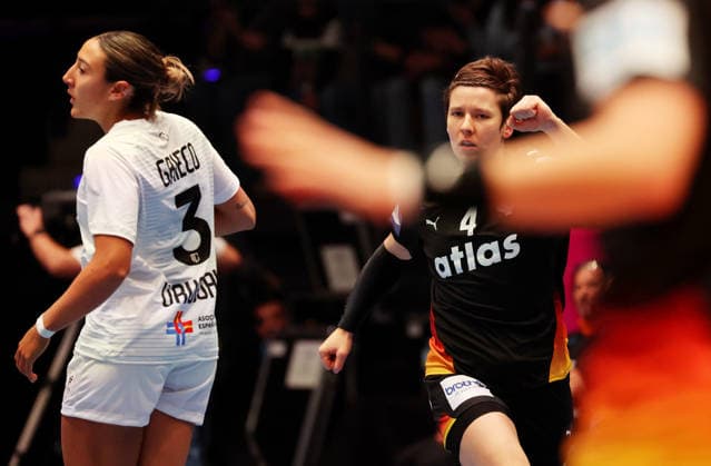 28 11 2025, Germany, Stuttgart, F27th IHF Womens World Championship 2025, Uruguay vs Germany, Alina Grijseels GER