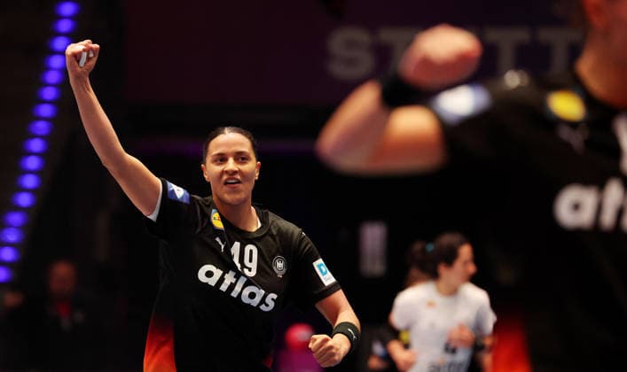 28 11 2025, Germany, Stuttgart, F27th IHF Womens World Championship 2025, Uruguay vs Germany, Amie von Pereira GER
