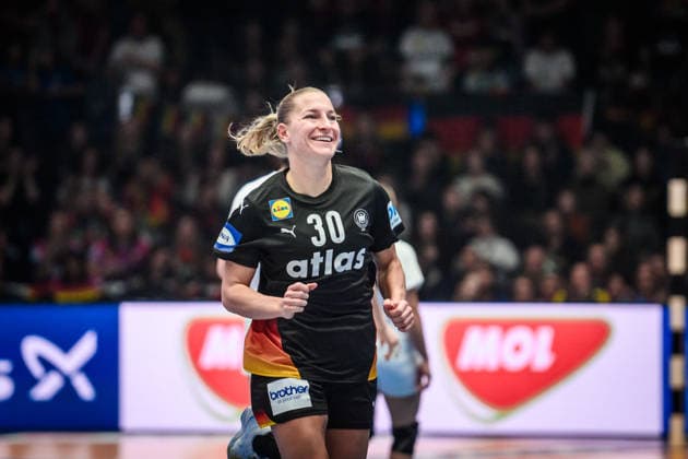 Jenny Behrend Germany, 30 joy, jubilation, laughter GER, Uruguay Germany, Handball World Championship, preliminary round, group C, 28 11 2025 GER, Uruguay Germany, Handball World Championship, preliminary round, group C, 28 11 2025 Stuttgart Copyright: xSandyxDinkelackerx EP_SDR