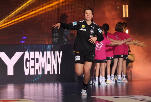 28 11 2025, Germany, Stuttgart, F27th IHF Womens World Championship 2025, Uruguay vs Germany, Alina Grijseels GER