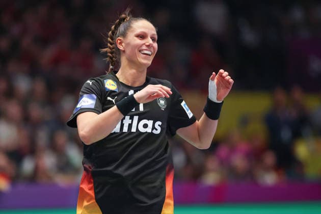 Uruguay Germany, IHF Womens Handball World Championship Xenia Smits Germany, 11 preliminary round match of the Womens Handball World Championship between Uruguay and Germany on November 28, 2025 at the Porsche Arena in Stuttgart , Stuttgart Baden Württemberg Germany Porsche Arena