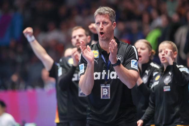 Uruguay Germany, IHF Womens Handball World Championship national coach Markus Gaugisch Preliminary round match of the Womens Handball World Championship between Uruguay and Germany on November 28, 2025 at the Porsche Arena in Stuttgart , Stuttgart Baden Württemberg Germany Porsche Arena
