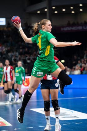 D?AFEROVI? Katarina (14 Montenegro) takes a jump shot during the IHF Women s Handball World Championship, WM, Weltmeisterschaft game between Paraguay and Montenegro at the SWT Arena in Trier, Germany Copyright: xMartinxPitschx xSPPx Sportspressphoto_SPR66751