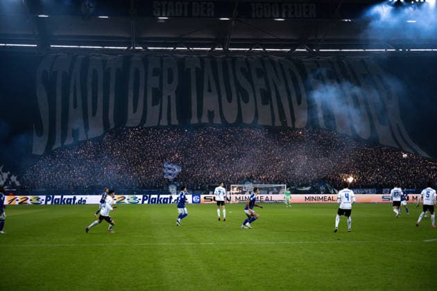 28 11 2025, Football, 2 Bundesliga, Season 2025 2026, Matchday 14, FC Schalke 04 SC Paderborn, Fan choreo FC Schalke 04, xRHR FOTO YYx Copyright: KROEGER RHR-FOTOx RHR-FOTO YY