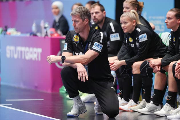 Uruguay Germany, IHF Womens Handball World Championship national coach Markus Gaugisch Preliminary round match of the Womens Handball World Championship between Uruguay and Germany on November 28, 2025 at the Porsche Arena in Stuttgart , Stuttgart Baden Württemberg Germany Porsche Arena