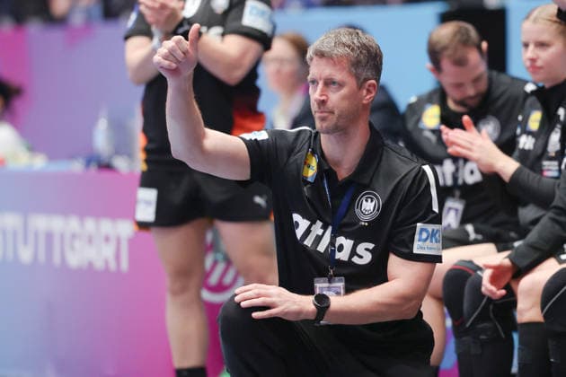 Uruguay Germany, IHF Womens Handball World Championship national coach Markus Gaugisch Preliminary round match of the Womens Handball World Championship between Uruguay and Germany on November 28, 2025 at the Porsche Arena in Stuttgart , Stuttgart Baden Württemberg Germany Porsche Arena