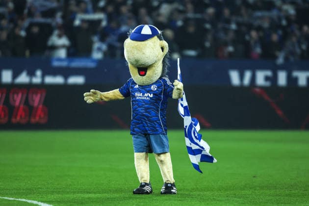 Sports, Football, 2 Bundesliga Season 2025 2026 14 Matchday FC Schalke 04 SC Paderborn 07 28 11 2025, VELTINS Arena Mascot Erwin FC Schalke 04 Gelsenkirchen VELTINS Arena Nordrhein Westfalen Germany