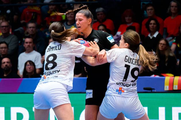 Handball, Womens World Championship, Group C Uruguay Germany v li Camila Bianco Castiella Uruguay , Xenia Smits Germany , Magdalena Guichon Moontano Uruguay Stuttgart Porsche Arena Baden Württemberg Germany