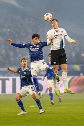 Gelsenkirchen, Germany, 28 11 25 Soufiane El Faouzi FC Schalke 04 and Steffen Tigges SC Paderborn fighting for the ball during the 2 Bundesliga match between FC Schalke 04 SC Paderborn at Veltins Arena on November 28, 2025 in Gelsenkirchen, Germany Gelsenkirchen Veltins Arena Germany Copyright: xStefanxBrauer Brauer-Fotoagenturx
