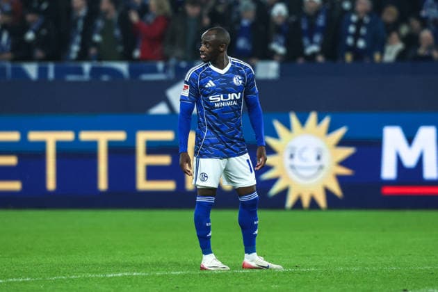 Sport, Football, 2 Bundesliga Season 2025 2026 14 Matchday FC Schalke 04 SC Paderborn 07 28 11 2025, VELTINS Arena Christopher Antwi Adjei FC Schalke 04, 18 Gelsenkirchen VELTINS Arena Nordrhein Westfalen Germany